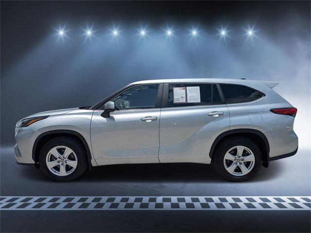 used 2023 Toyota Highlander Hybrid car, priced at $34,342