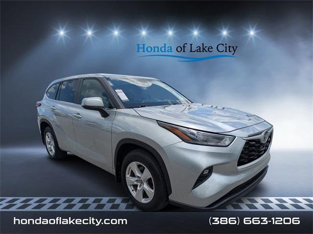 used 2023 Toyota Highlander Hybrid car, priced at $34,342