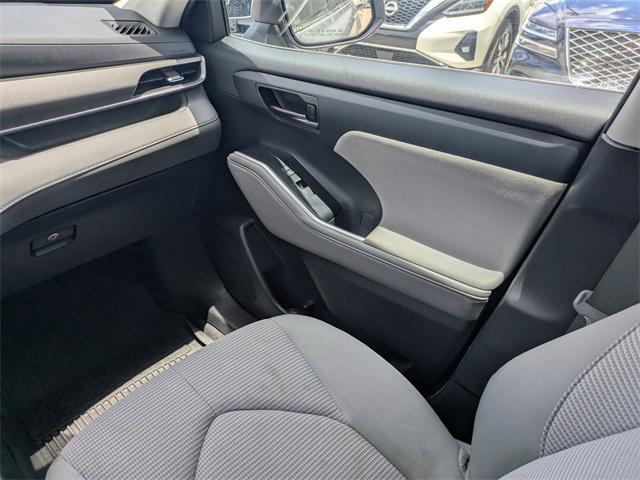 used 2023 Toyota Highlander Hybrid car, priced at $34,342