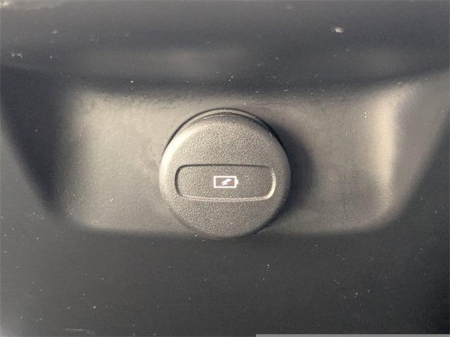 used 2022 Volvo XC60 car, priced at $25,107