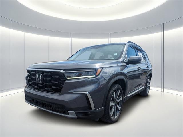 used 2023 Honda Pilot car, priced at $37,420