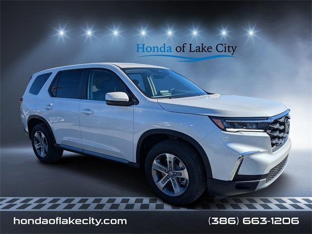 new 2025 Honda Pilot car, priced at $42,320