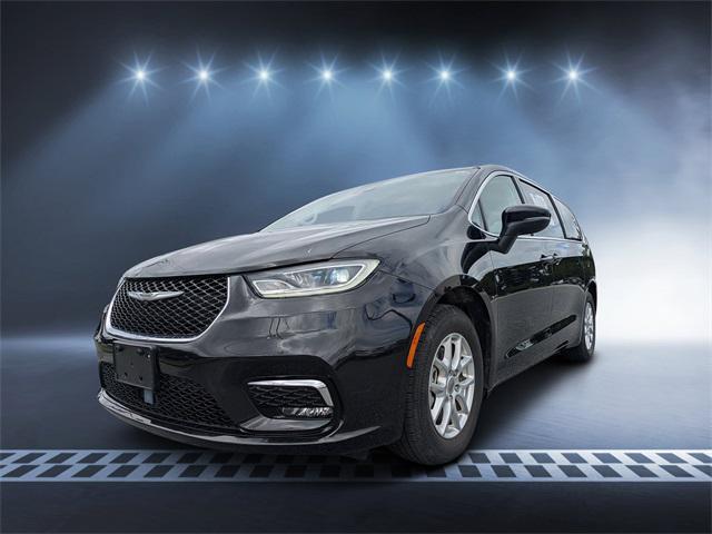 used 2023 Chrysler Pacifica car, priced at $23,282