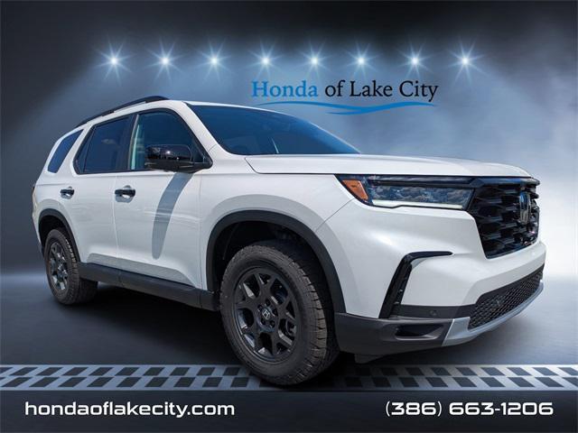 new 2025 Honda Pilot car, priced at $48,559