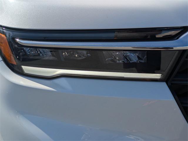 new 2025 Honda Pilot car, priced at $44,176