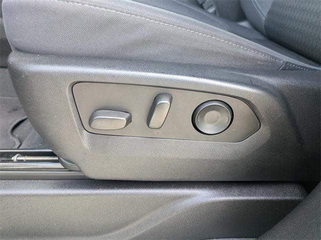 used 2023 GMC Yukon car, priced at $45,332