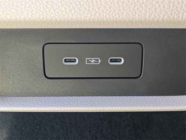 new 2026 Honda Odyssey car, priced at $44,040