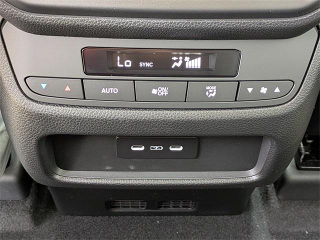 new 2025 Honda Pilot car, priced at $43,230