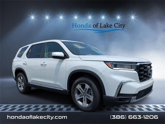new 2025 Honda Pilot car, priced at $43,230