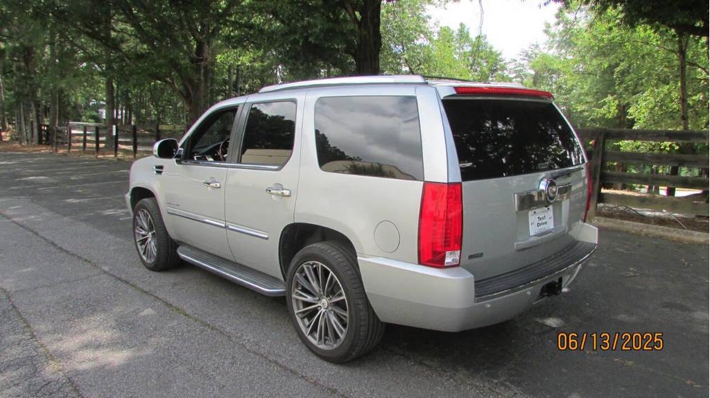 used 2010 Cadillac Escalade car, priced at $10,950