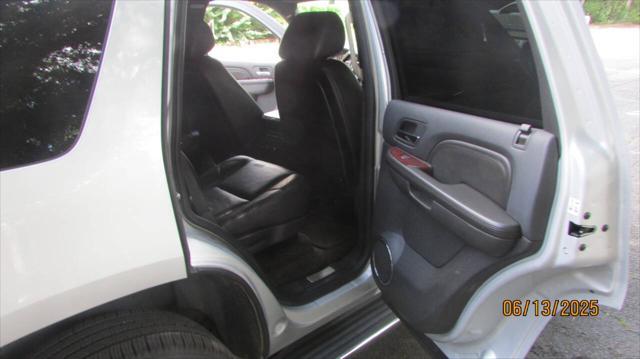 used 2010 Cadillac Escalade car, priced at $10,950