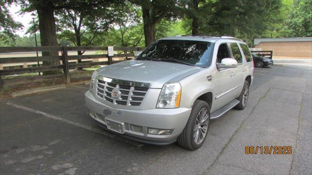 used 2010 Cadillac Escalade car, priced at $10,950