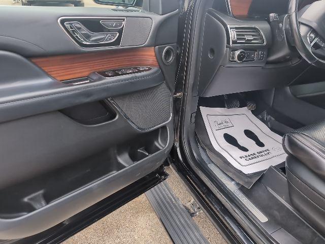 used 2019 Lincoln Navigator car, priced at $39,000