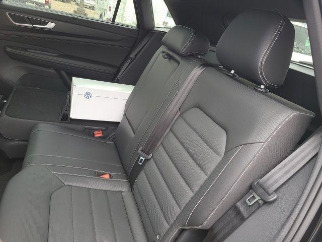 new 2026 Volkswagen Atlas Cross Sport car