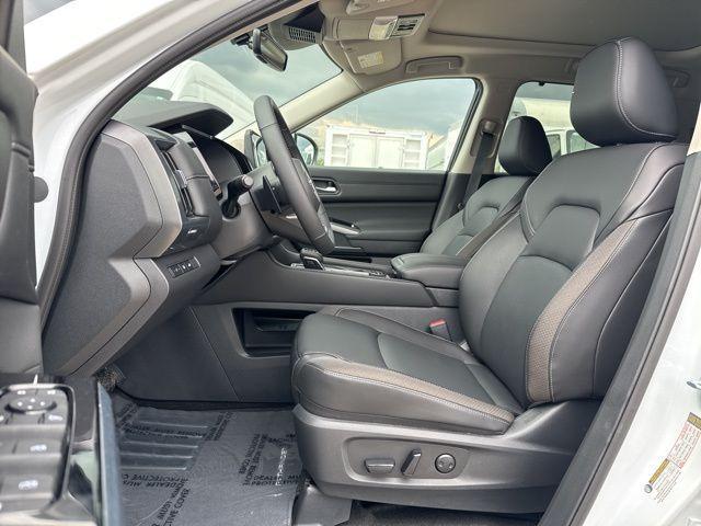 new 2025 Nissan Pathfinder car, priced at $43,500