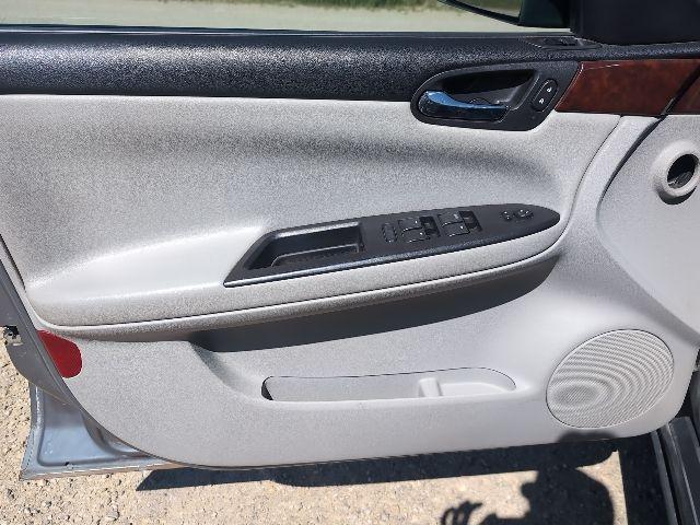 used 2006 Chevrolet Impala car, priced at $2,750