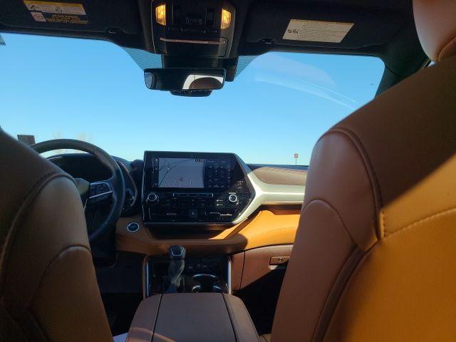 used 2021 Toyota Highlander car, priced at $36,599