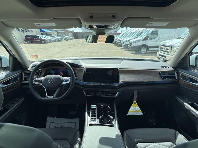 new 2025 Volkswagen Atlas car, priced at $45,000