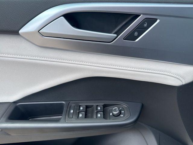 new 2025 Volkswagen Taos car, priced at $32,000