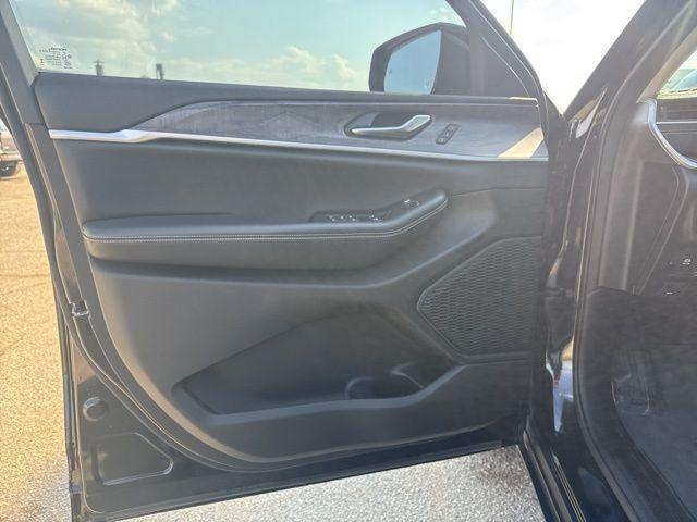 used 2023 Jeep Grand Cherokee car, priced at $33,000