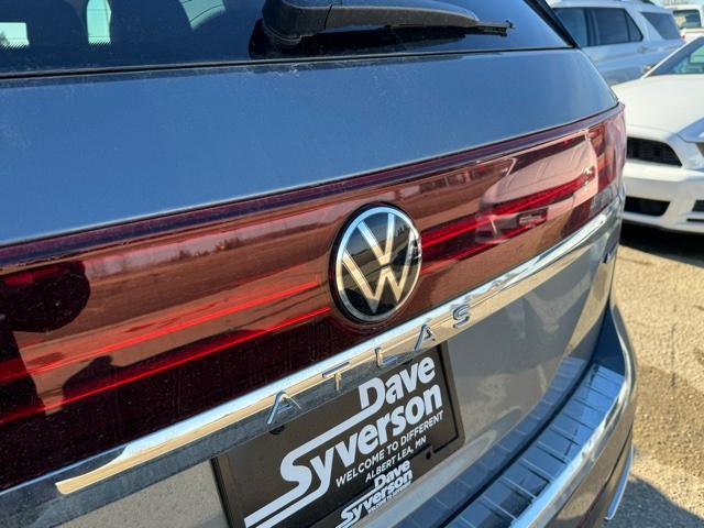 new 2024 Volkswagen Atlas car, priced at $46,500