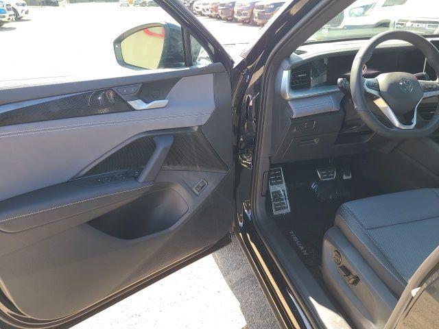 new 2025 Volkswagen Tiguan car, priced at $37,000