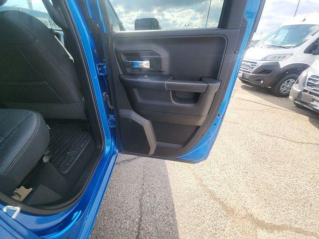 used 2022 Ram 1500 Classic car, priced at $32,000