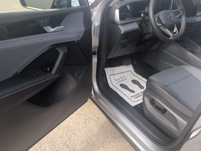 new 2025 Volkswagen Tiguan car, priced at $35,200