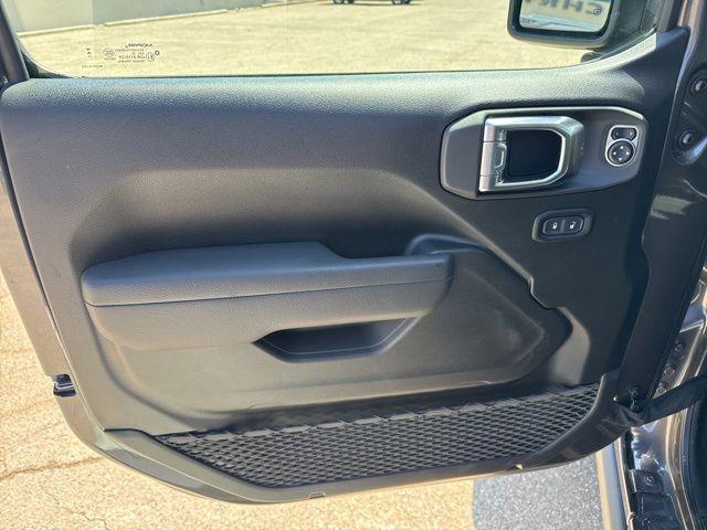 new 2025 Jeep Wrangler car, priced at $44,000