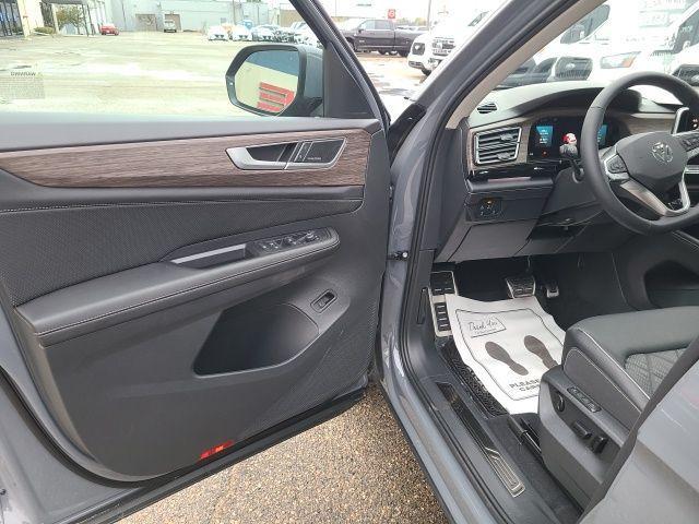 new 2026 Volkswagen Atlas car, priced at $55,000