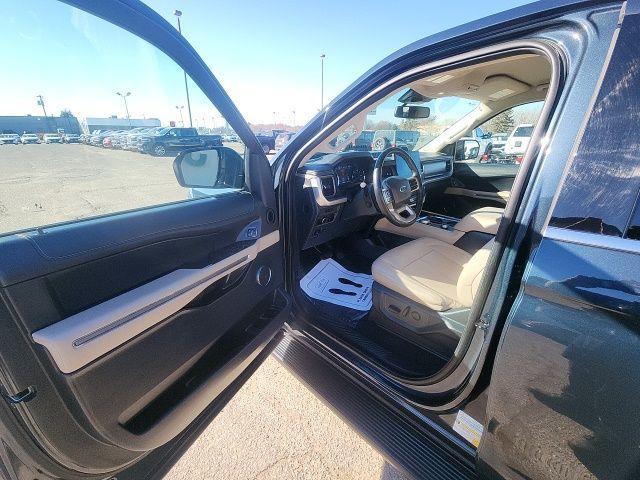 used 2024 Ford Expedition car, priced at $44,799