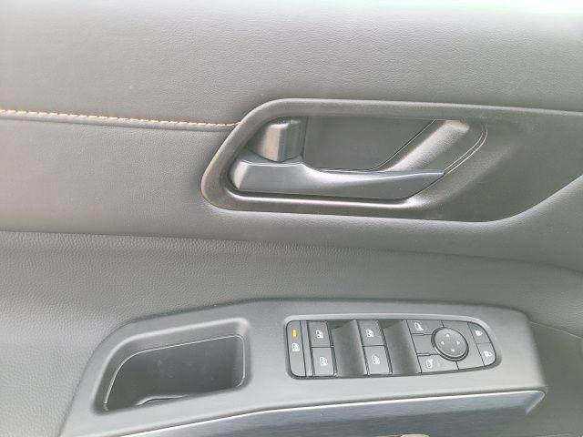 new 2025 Nissan Pathfinder car, priced at $39,500