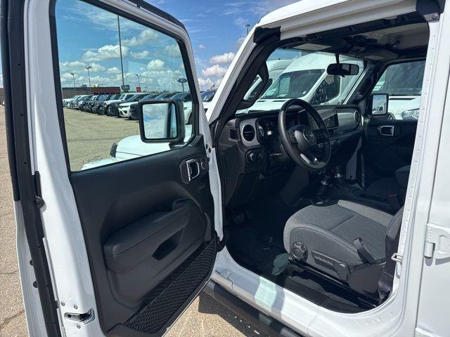 new 2025 Jeep Gladiator car, priced at $42,500