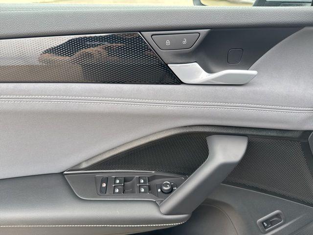 new 2025 Volkswagen Tiguan car, priced at $34,000