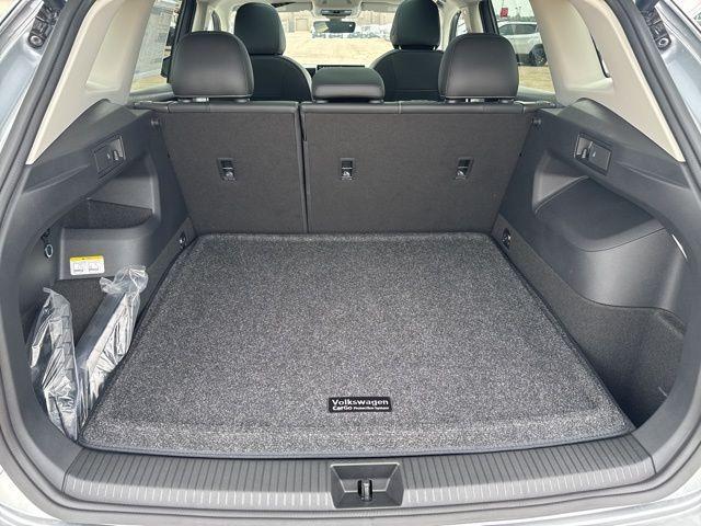 new 2025 Volkswagen Tiguan car, priced at $34,000