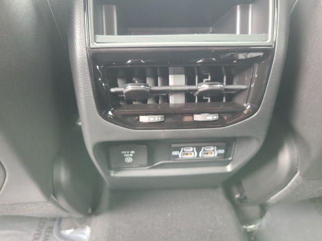 new 2025 Jeep Grand Cherokee car, priced at $41,000