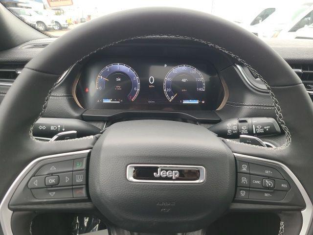 new 2025 Jeep Grand Cherokee car, priced at $41,000