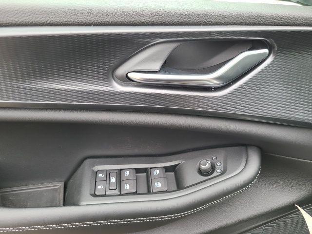 new 2025 Jeep Grand Cherokee car, priced at $41,000