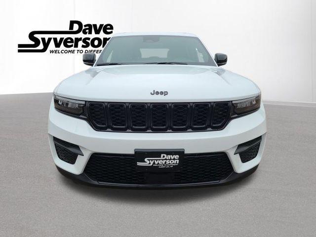 new 2025 Jeep Grand Cherokee car, priced at $41,000