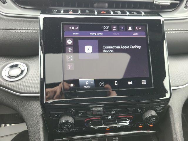 new 2025 Jeep Grand Cherokee car, priced at $41,000