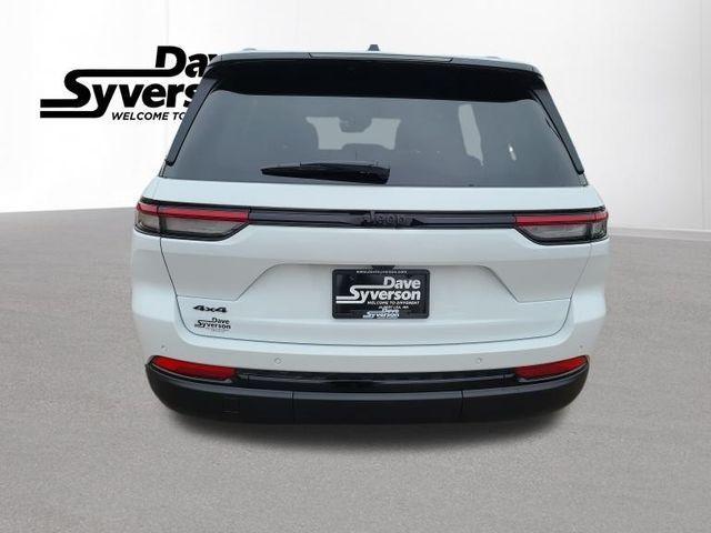 new 2025 Jeep Grand Cherokee car, priced at $41,000