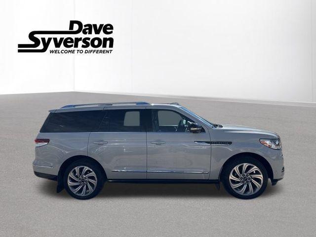 used 2022 Lincoln Navigator car, priced at $60,000