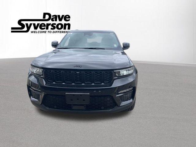 new 2025 Jeep Grand Cherokee car, priced at $52,000