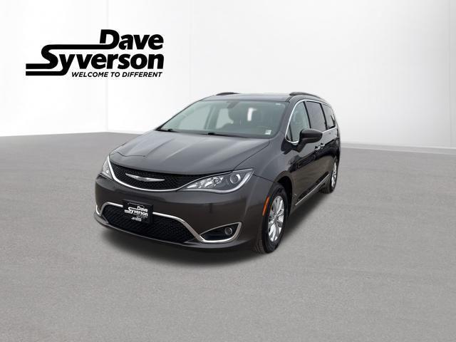 used 2017 Chrysler Pacifica car, priced at $16,500