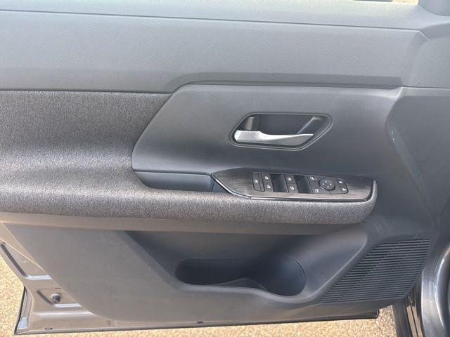 new 2025 Nissan Kicks car, priced at $25,000