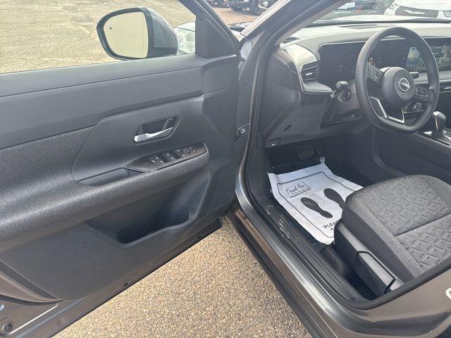 new 2025 Nissan Kicks car, priced at $25,000