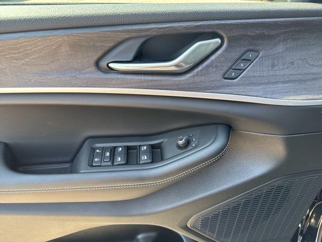 new 2025 Jeep Grand Cherokee L car, priced at $51,000