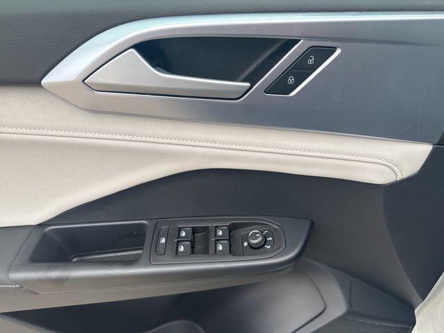 new 2025 Volkswagen Taos car, priced at $32,000