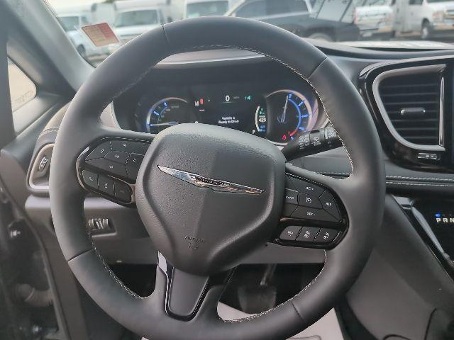 used 2023 Chrysler Pacifica Hybrid car, priced at $29,000
