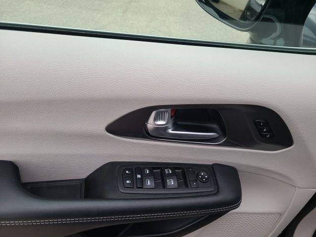 used 2024 Chrysler Pacifica car, priced at $32,799